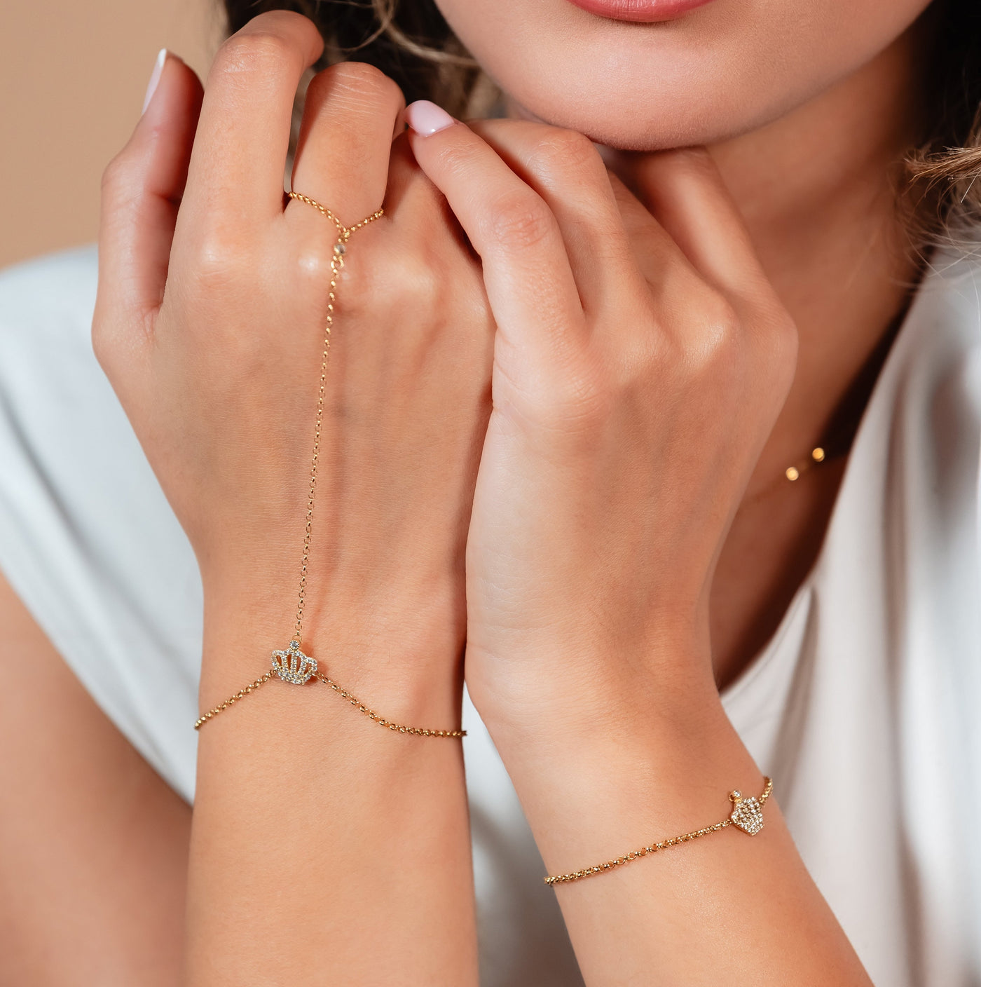 Hand Chain Royal Charm en Or 18K — image 2