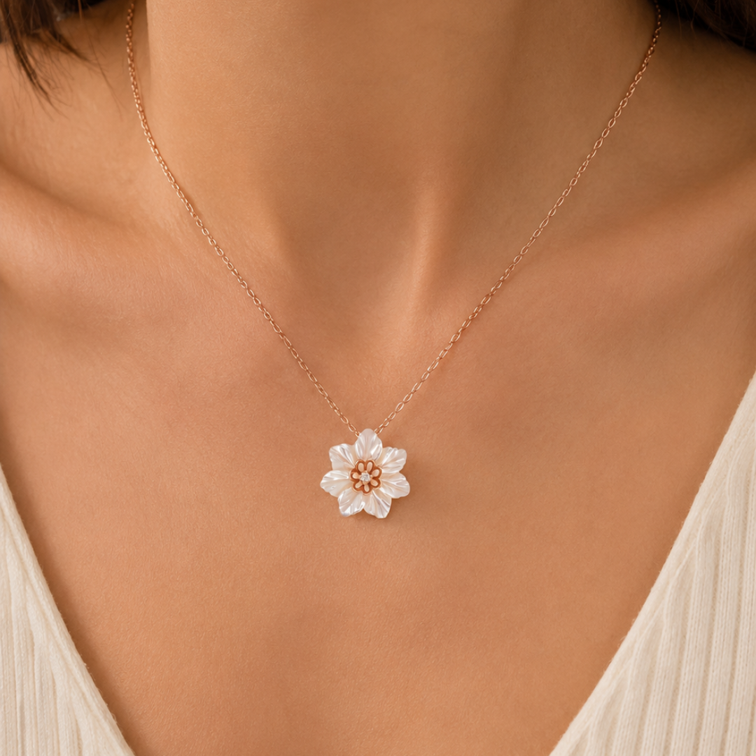Collier Fleur de Nacre en Or 18K — image 2