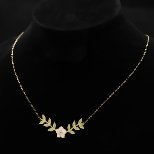 Collier Sérénité Florale en Or 18K