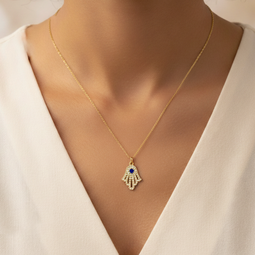 Shining Khmissa Necklace in 18K Gold 