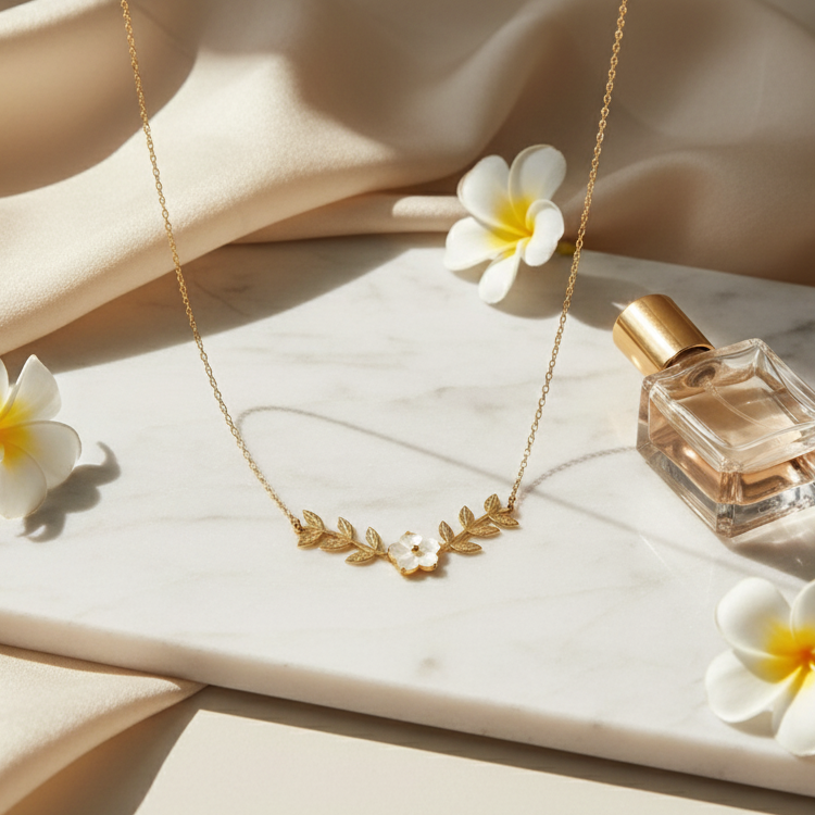 Sérénité Florale en Or 18K