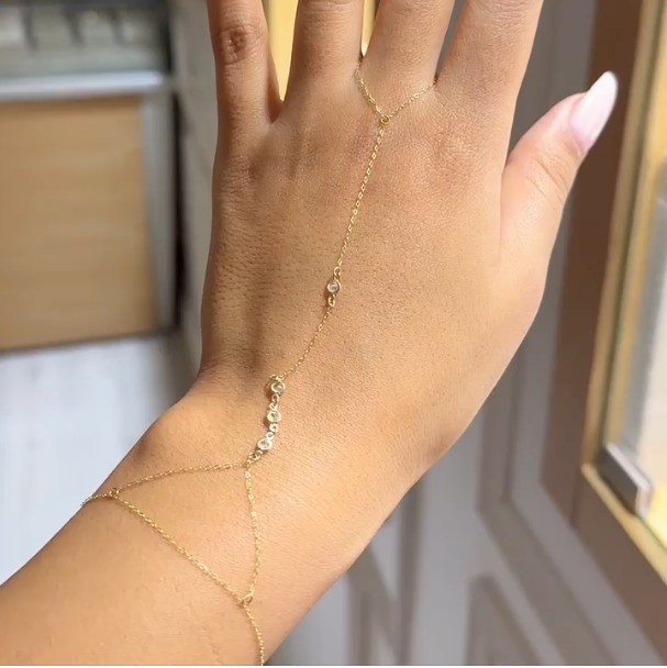 Hand Chain Éclat Divine en Or 18K — image 2