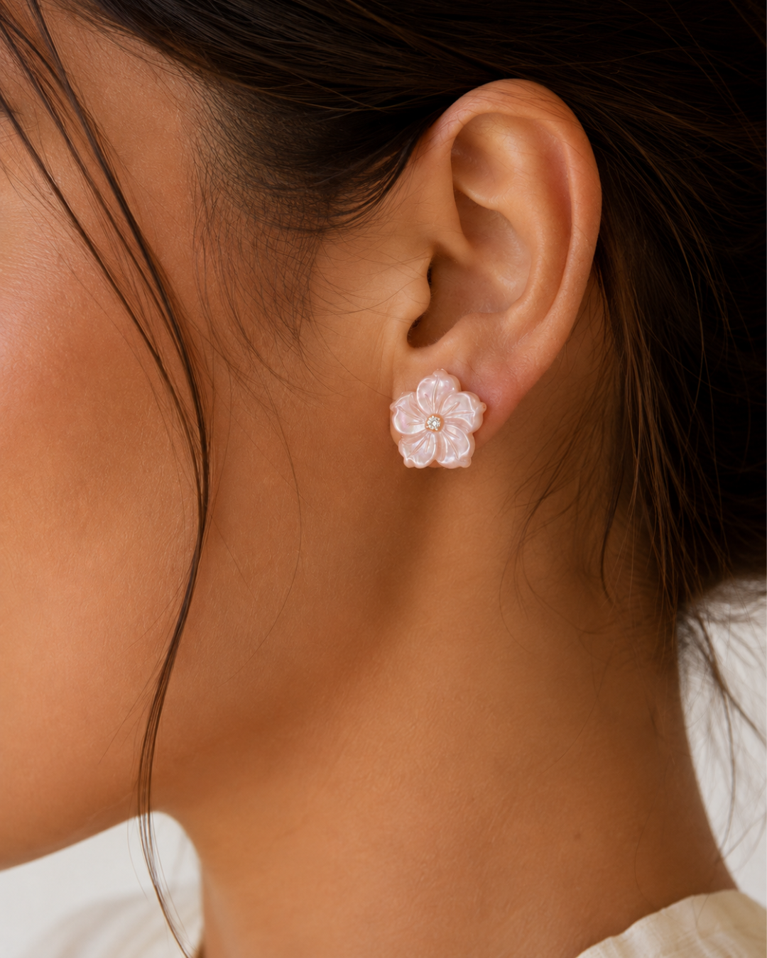 Boucles d’oreilles Fleur de Pureté En Or 18K — image 2